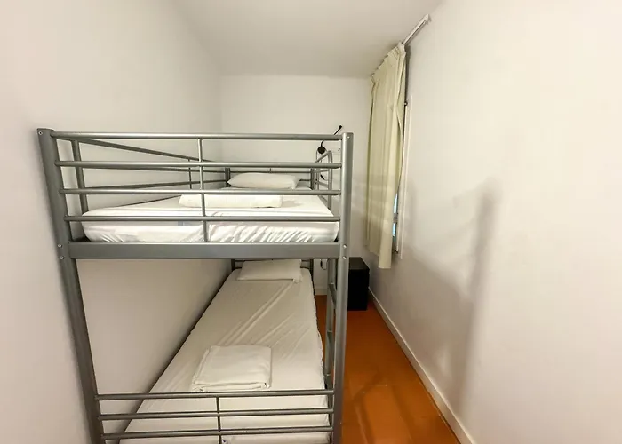 شقة Rhodas 16 *